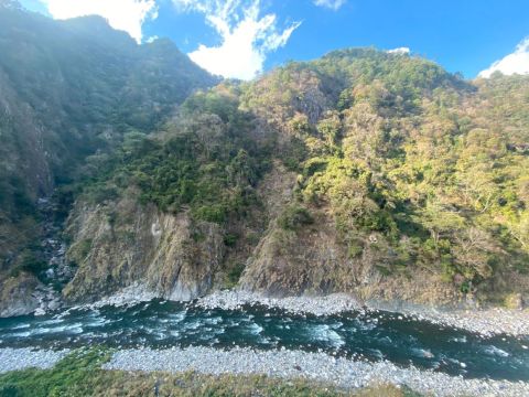 統一谷關-溪景房睜眼即見美景