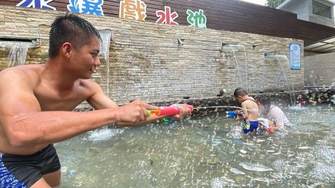 水瀑戲水池暑期活動-酷炫水形俠(1)